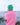 Bilde av Helene bakfra i ANN half zip i rosa og DRYSS lue i grønn.